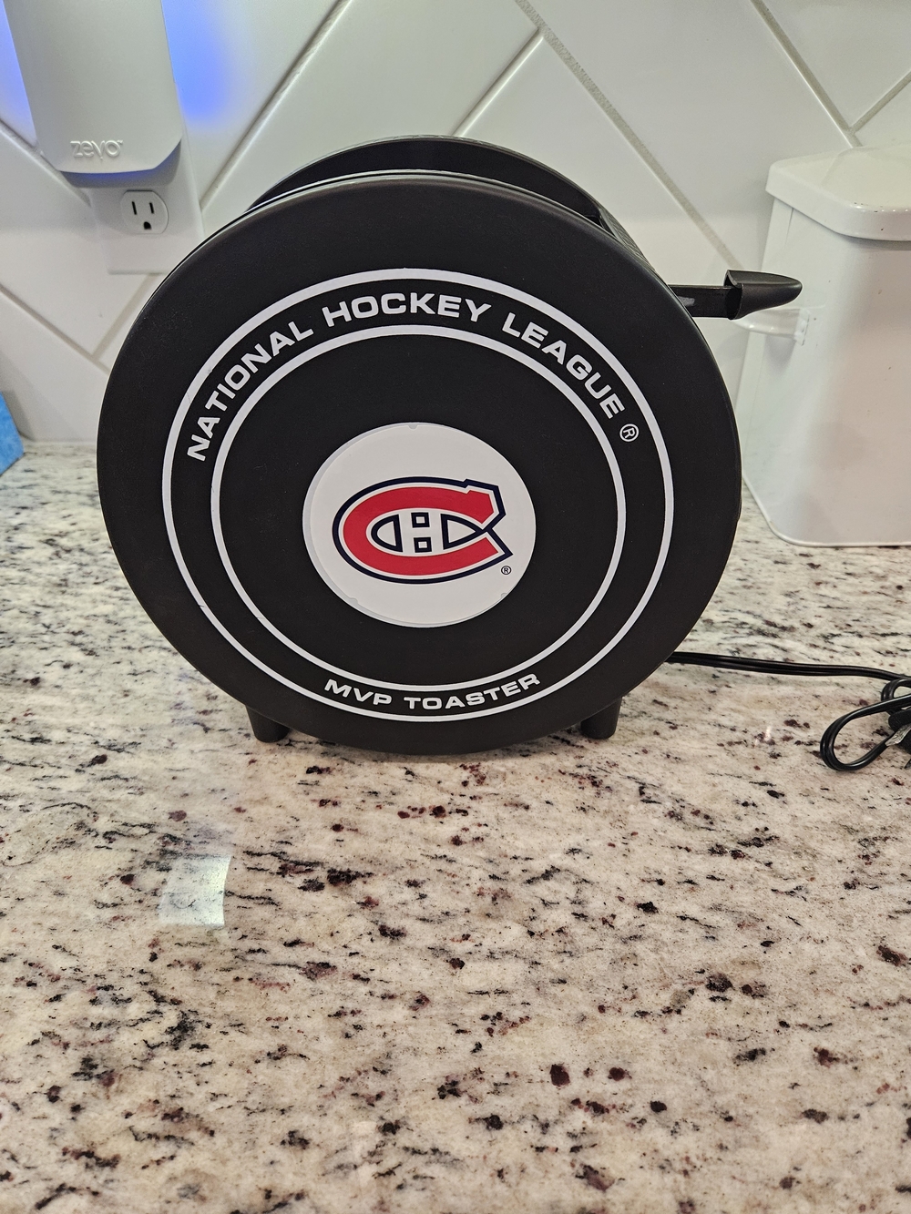 NHL Hockey Puck Toaster Model UE112 MVP Toaster Tested Working
